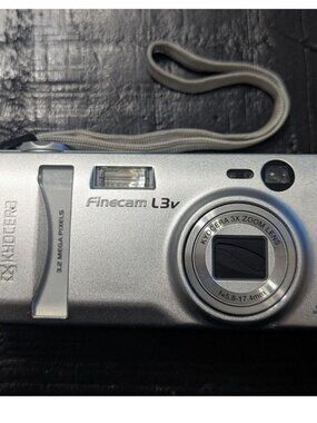 Kyocera Finecam L3v 3.2MP Vintage Y2K Digicam Silver w/Case — Parts/Repair